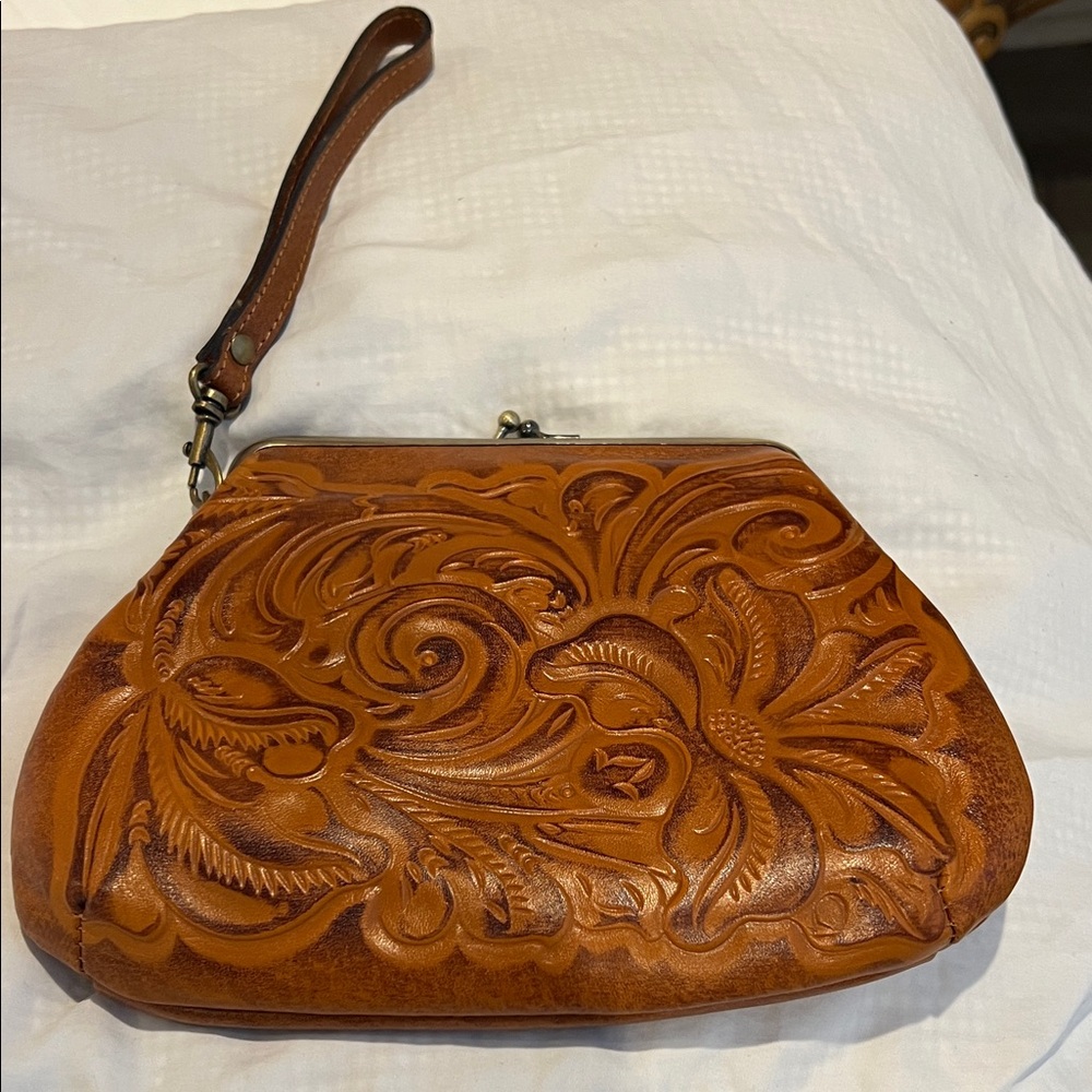 Elegant PATRICIA NASH Tan Leather Clutch